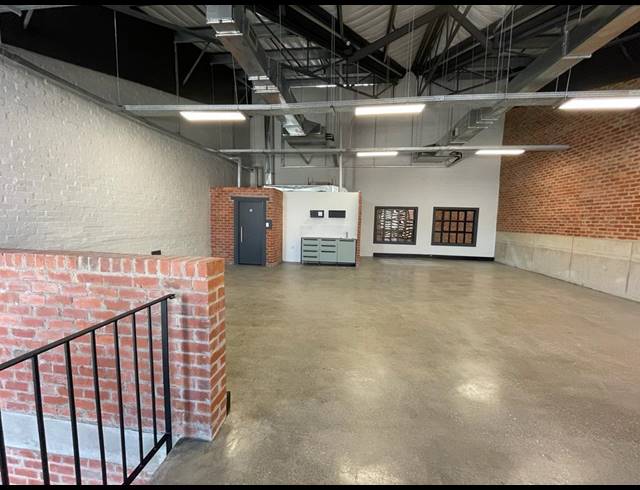 877M² WAREHOUSE TO LET IN RIVERSANDS